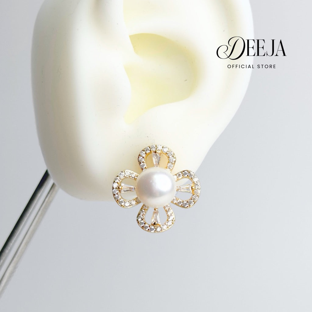 Deeja • Open Clover Stud Earrings Freshwater Pearl FPE10150