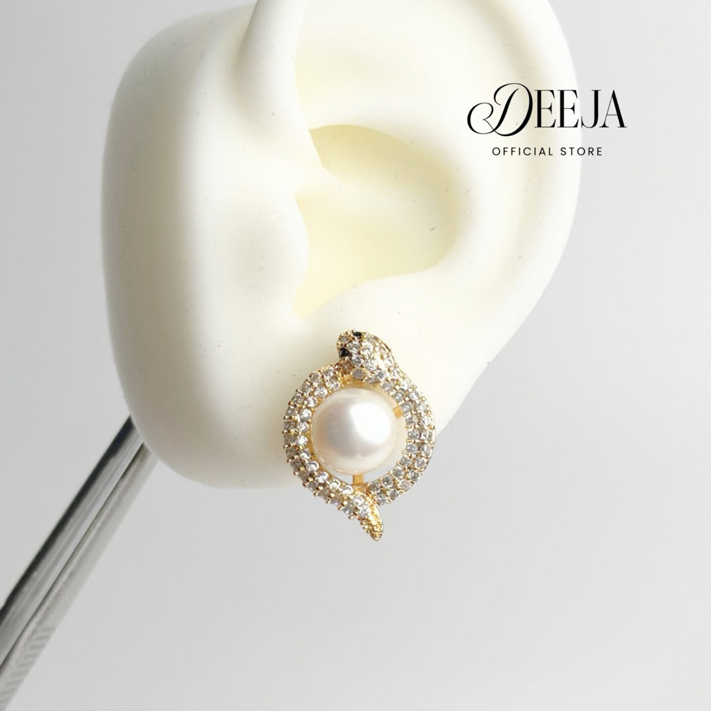 Deeja • Serpentine Stud Earrings Freshwater Pearl FPE10150