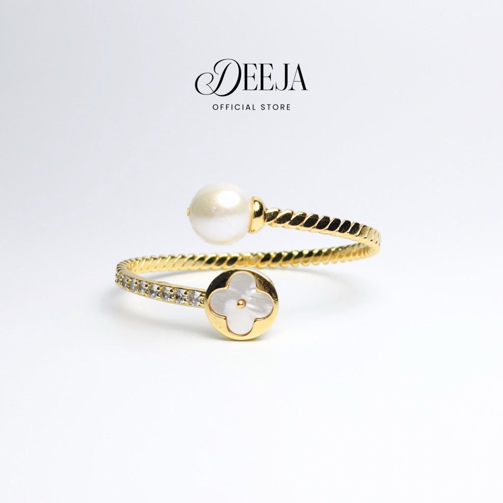 Deeja • Clover Edison Freshwater Pearl Open Bangle FBA10280